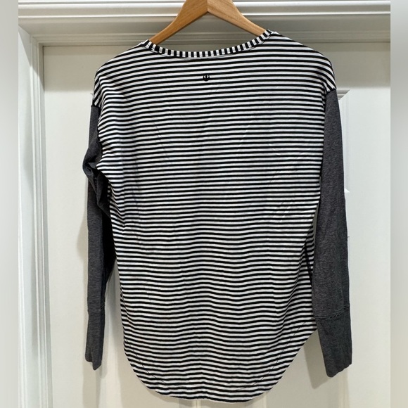 Lululemon Weekend Long Sleeve Classic Stripe Black White Size 6 - Picture 6 of 12